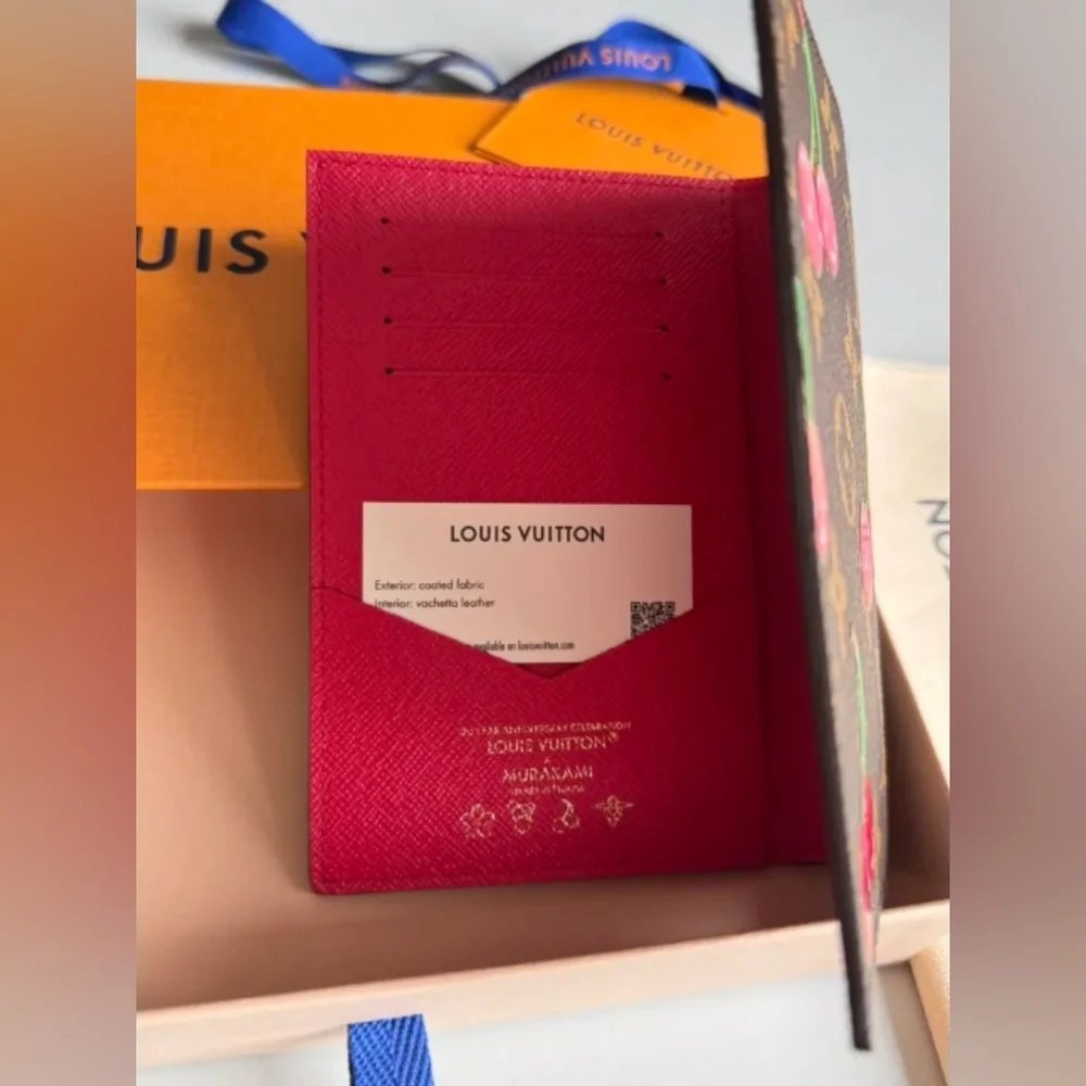 Louis Vuitton Passport Cover - Picture 7 of 8